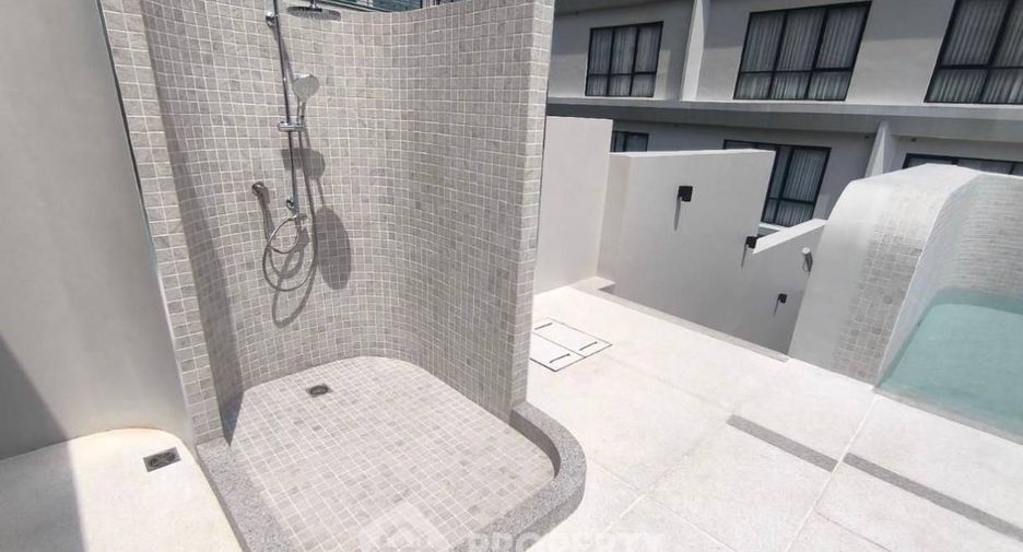 For rent 4 bedrooms apartment in Sathon, Bangkok