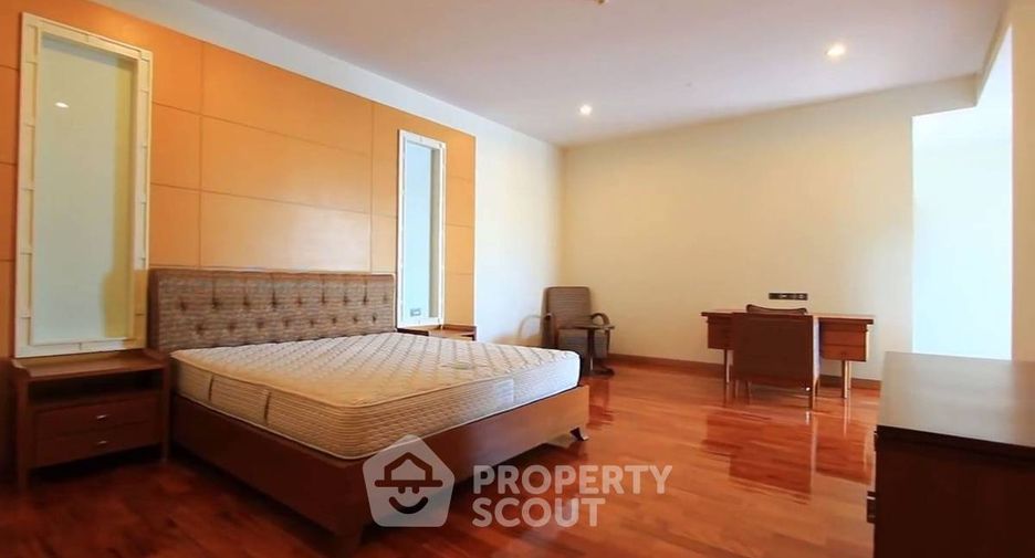 For rent 4 ベッドルーム apartment in Khlong Toei, Bangkok