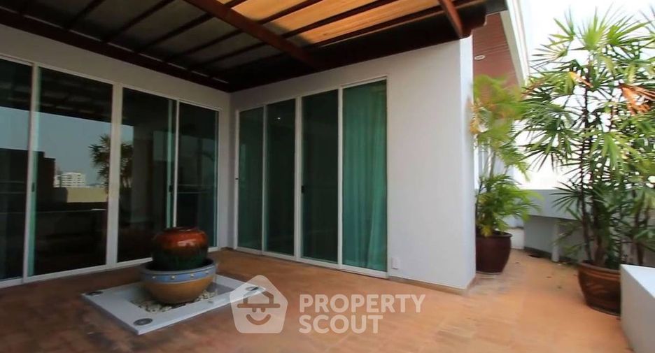 For rent 4 ベッドルーム apartment in Khlong Toei, Bangkok