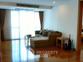 For rent 3 bedrooms apartment in Khlong Toei, Bangkok