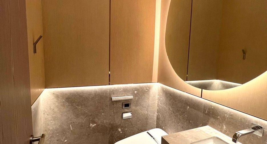 For rent 1 bed condo in Pathum Wan, Bangkok