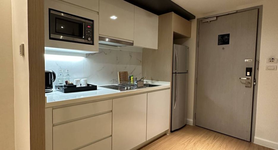For rent 1 bed apartment in Pathum Wan, Bangkok