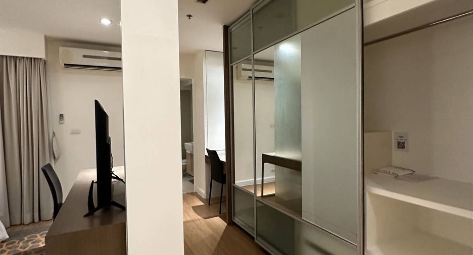 For rent 1 bed apartment in Pathum Wan, Bangkok