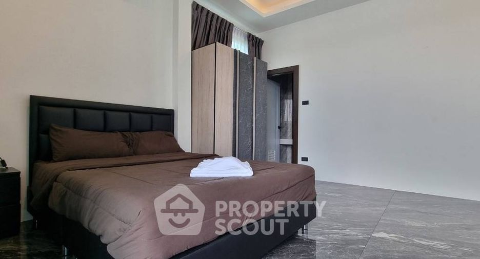 For rent 4 bedrooms villa in Huay Yai, Pattaya