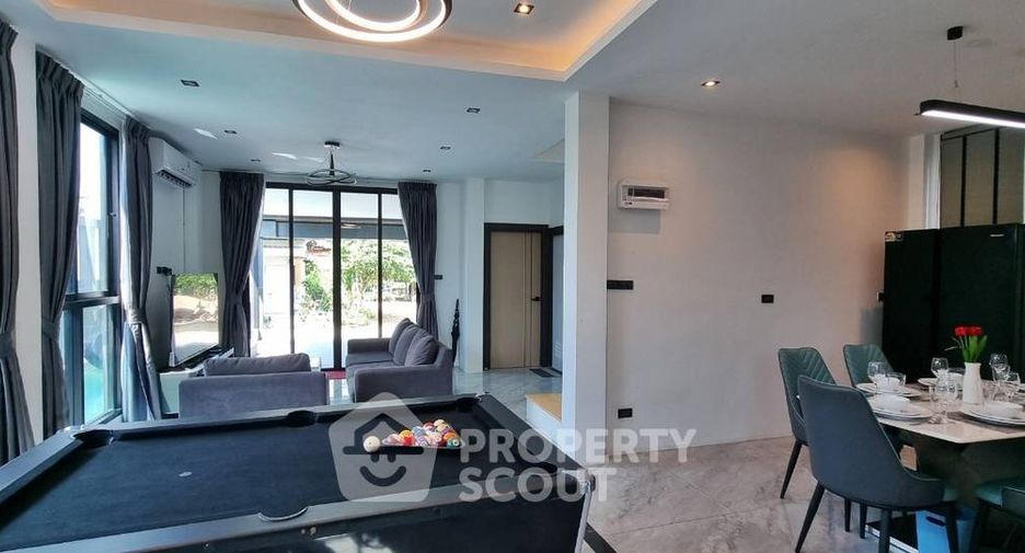 For rent 4 bedrooms villa in Huay Yai, Pattaya
