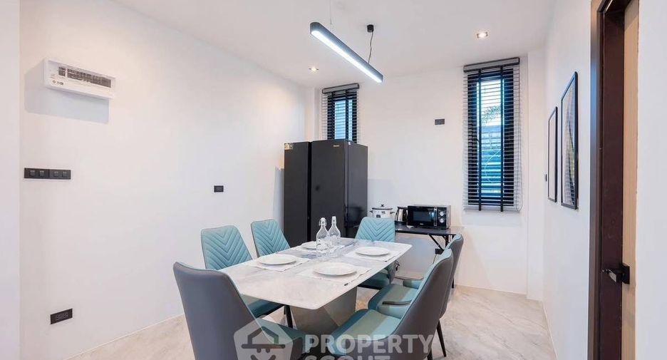 For rent 4 ベッドルーム villa in Huay Yai, Pattaya