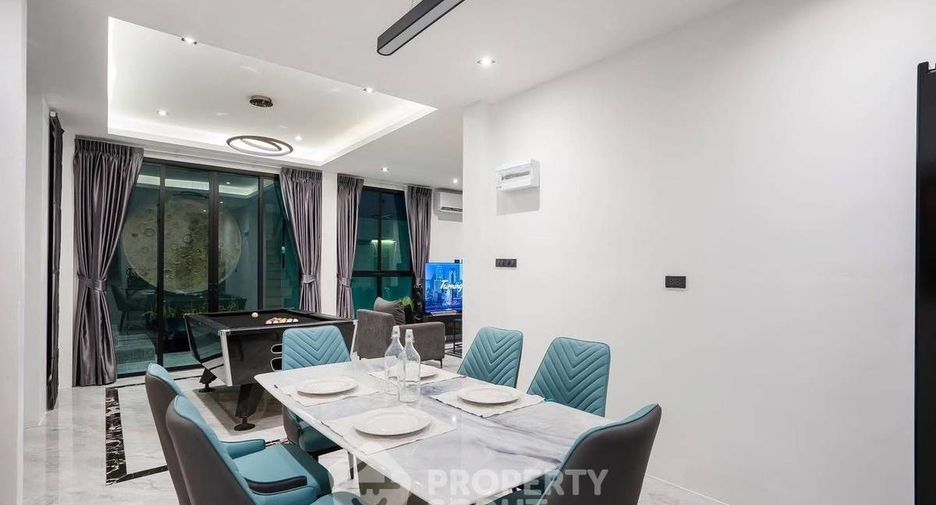 For rent 4 ベッドルーム villa in Huay Yai, Pattaya