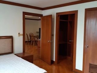 Apartamento en alquiler de 2 habitaciones en Khlong Toei, Bangkok
