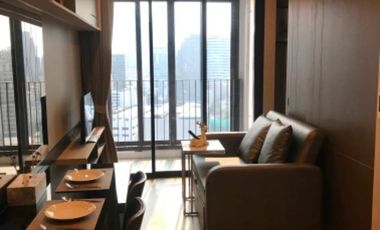 Condo en alquiler de 1 habitaciones en Bang Rak, Bangkok