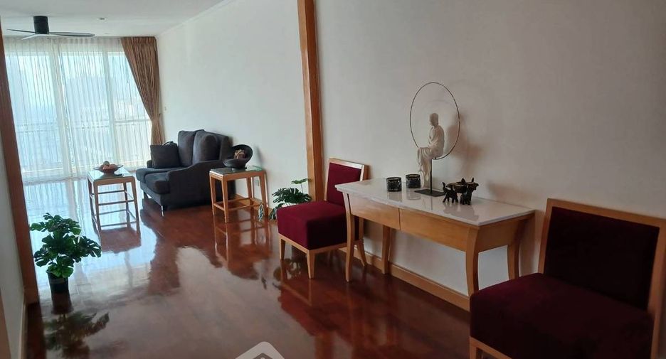 Apartamento en alquiler de 4 habitaciones en Khlong Toei, Bangkok