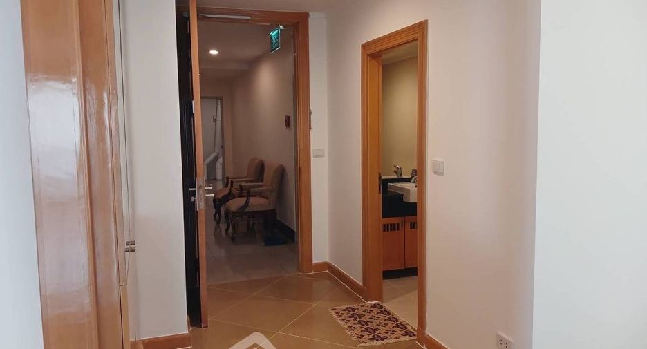 Apartamento en alquiler de 4 habitaciones en Khlong Toei, Bangkok