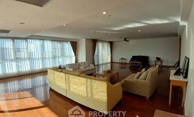For rent 4 bedrooms apartment in Khlong Toei, Bangkok