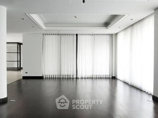À louer 4 chambres appartement à Watthana, Bangkok