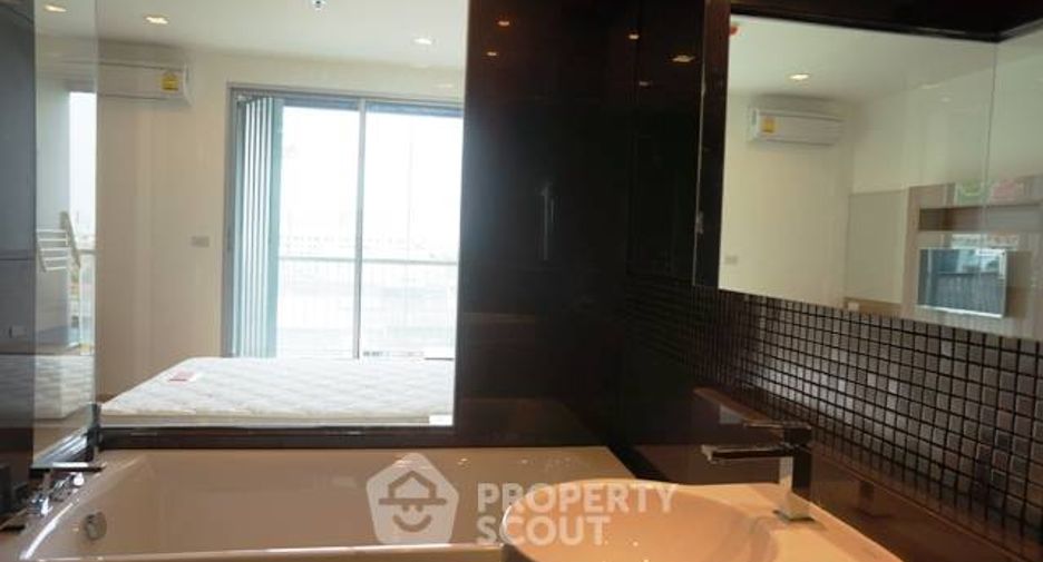 For rent 1 bed condo in Phra Khanong, Bangkok