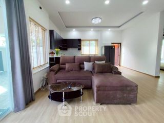 Casa en alquiler de 3 habitaciones en Bang Lamung, Chonburi
