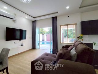 Casa en alquiler de 3 habitaciones en Bang Lamung, Chonburi
