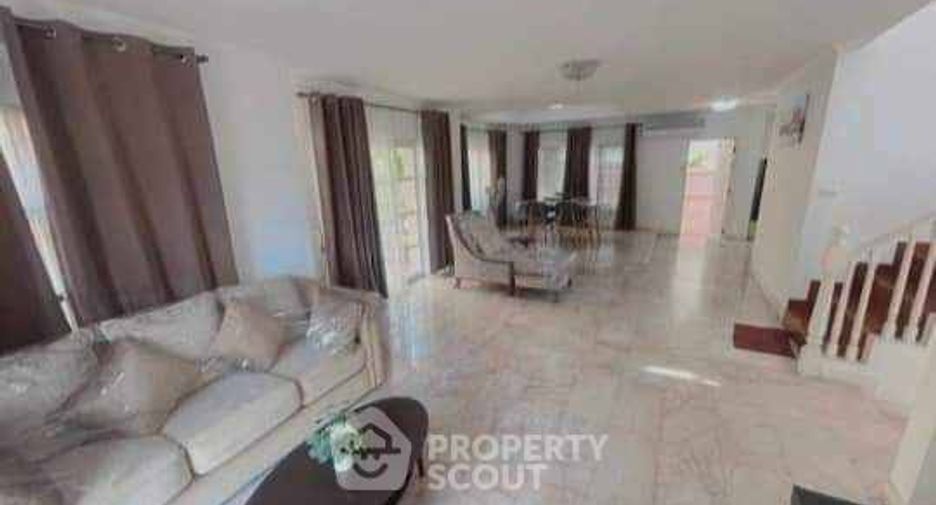 Casa en alquiler de 3 habitaciones en Central Pattaya, Pattaya