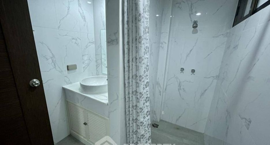 For rent 4 bedrooms condo in South Pattaya, Pattaya