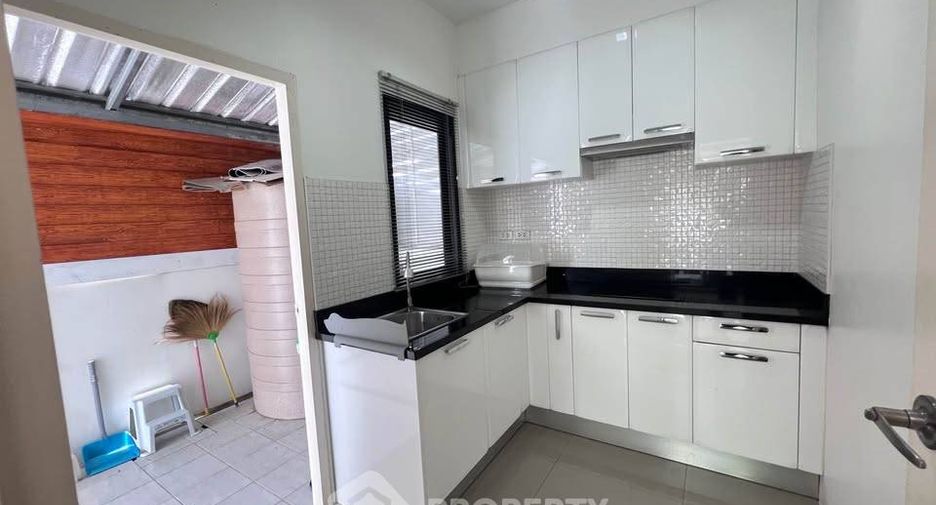 Casa en alquiler de 3 habitaciones en East Pattaya, Pattaya