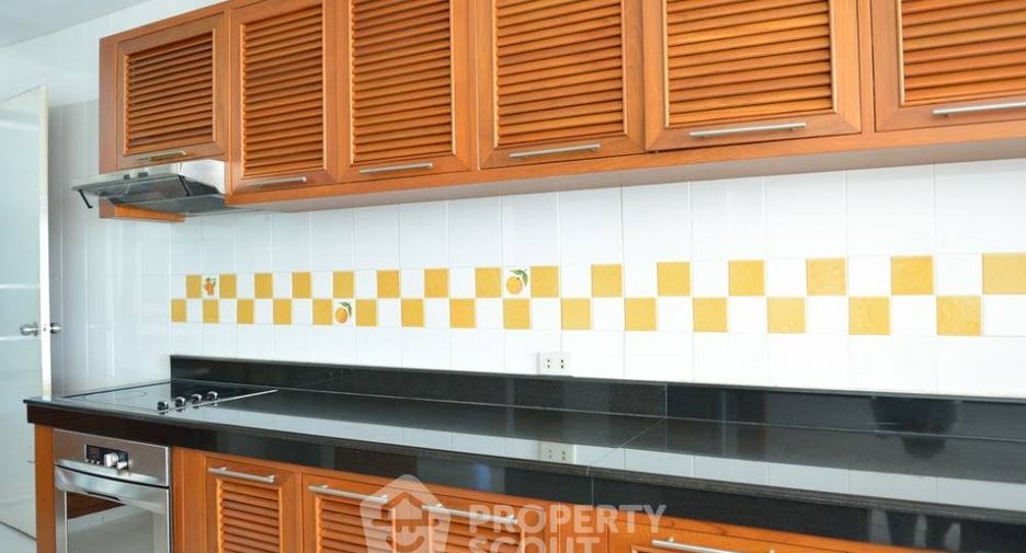 For rent 2 bedrooms condo in Si Racha, Chonburi