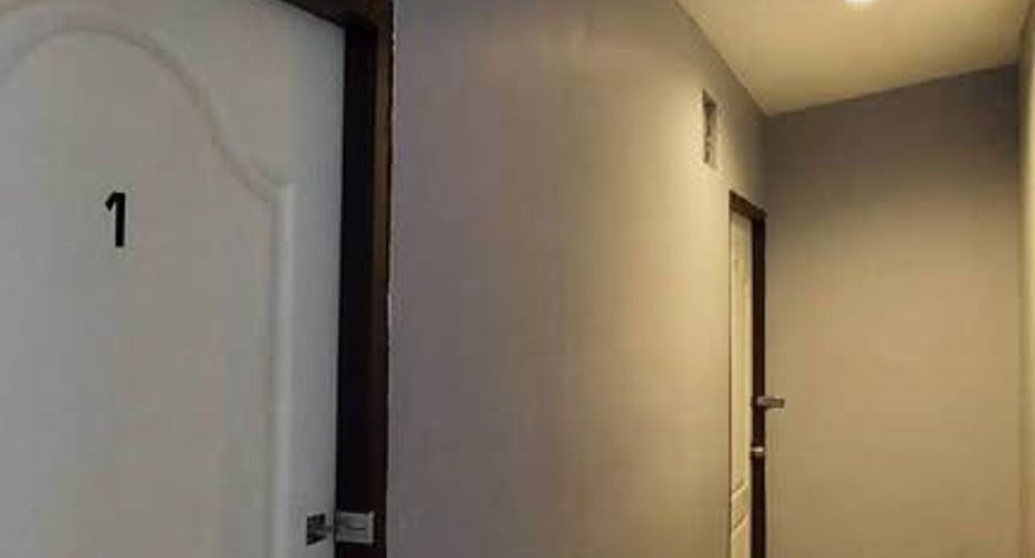 For rent 9 bedrooms townhouse in South Pattaya, Pattaya
