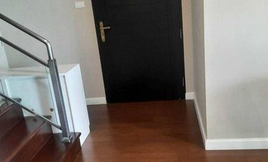 For rent 5 bedrooms condo in Huai Khwang, Bangkok