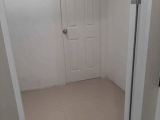 For rent 5 bedrooms condo in Huai Khwang, Bangkok
