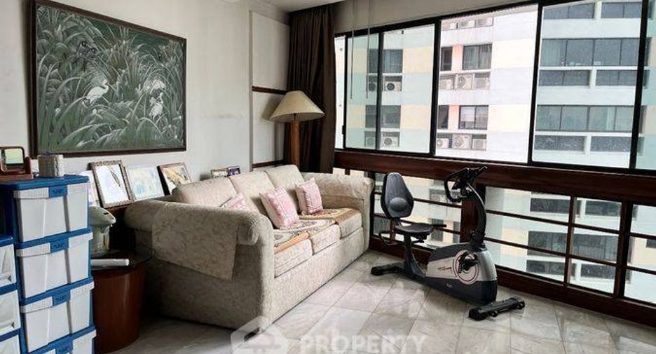 For rent 4 bedrooms condo in Khlong Toei, Bangkok