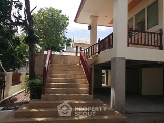 Casa en alquiler de 3 habitaciones en Bang Lamung, Chonburi