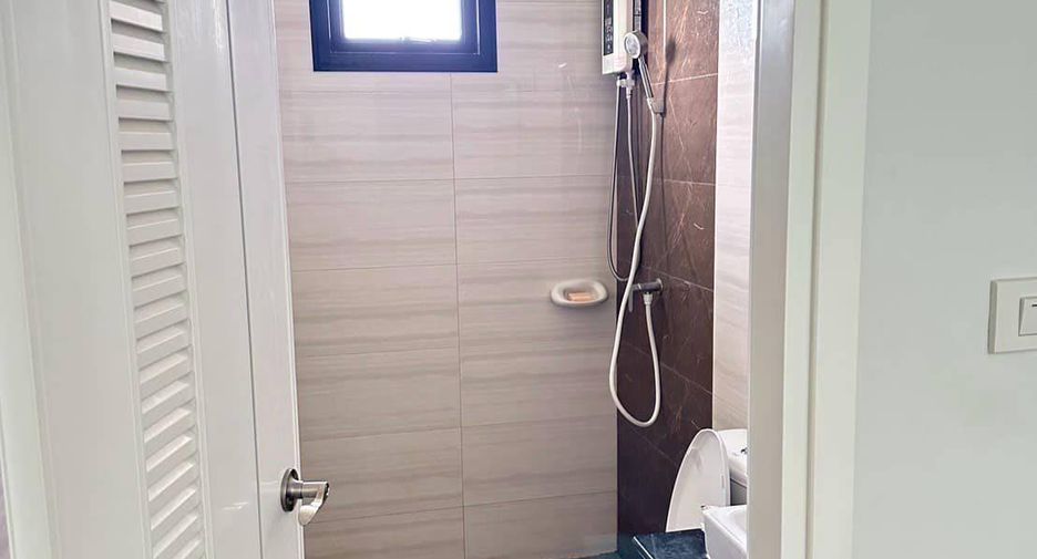 For rent 3 bedrooms house in East Pattaya, Pattaya