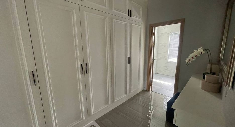 For rent 4 bedrooms house in Huay Yai, Pattaya