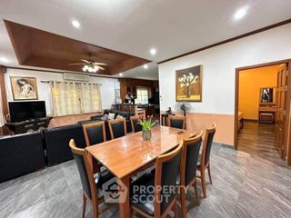 À louer 5 chambres maison à Bang Lamung, Chonburi