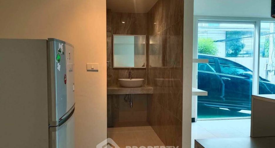 For rent 1 bed apartment in Khlong Toei, Bangkok