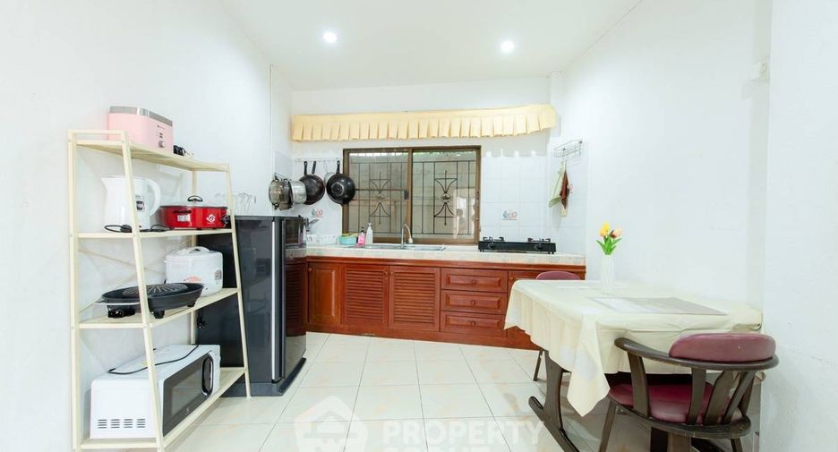 À louer 6 chambres villa à East Pattaya, Pattaya