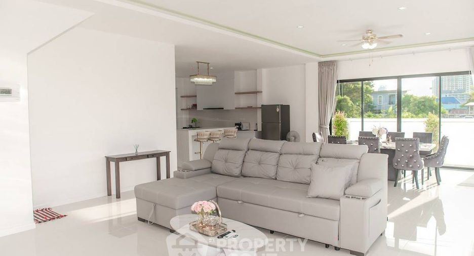 For rent 4 bedrooms house in Bang Lamung, Chonburi