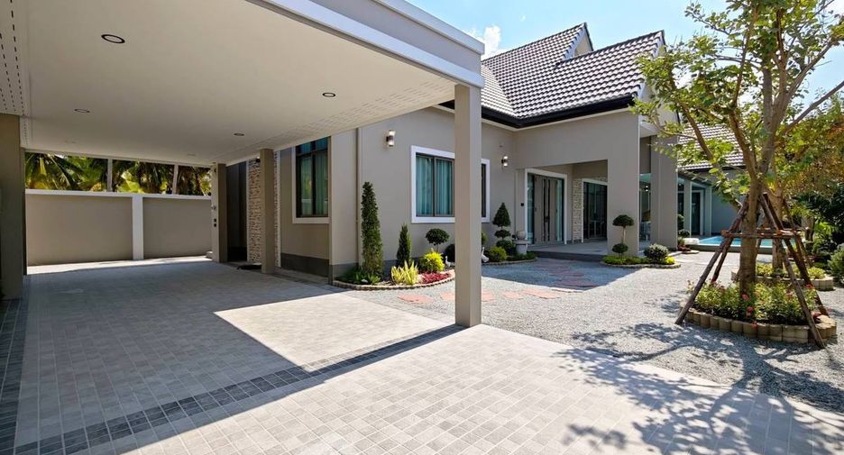 Продажа 4 спальни вилла в Восточная Паттайя, Паттайя