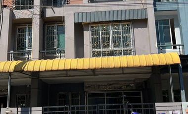 For rent 3 bedrooms house in Chom Thong, Bangkok