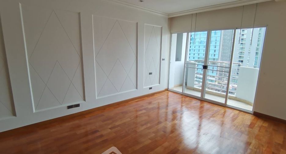 Apartamento en alquiler de 3 habitaciones en Khlong Toei, Bangkok