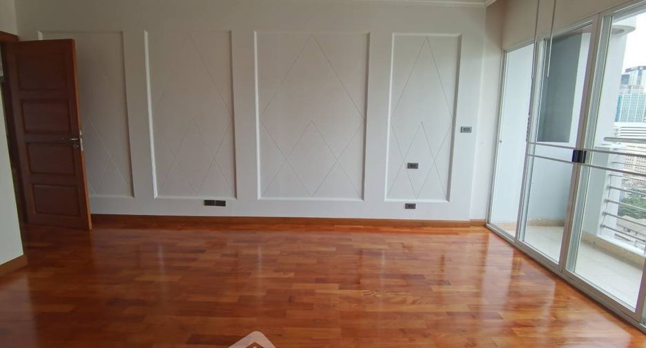 Apartamento en alquiler de 3 habitaciones en Khlong Toei, Bangkok