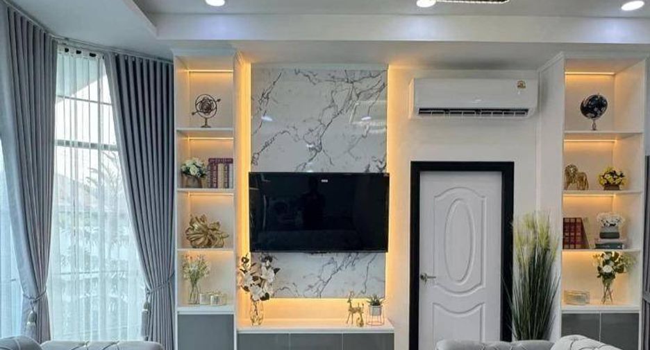 For rent 3 bedrooms villa in East Pattaya, Pattaya