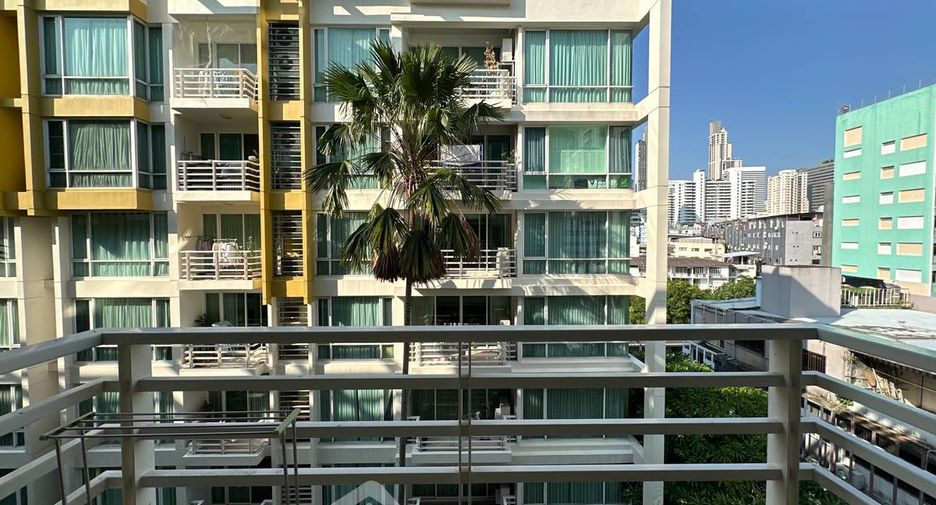 Condo en alquiler de 3 habitaciones en Khlong Toei, Bangkok