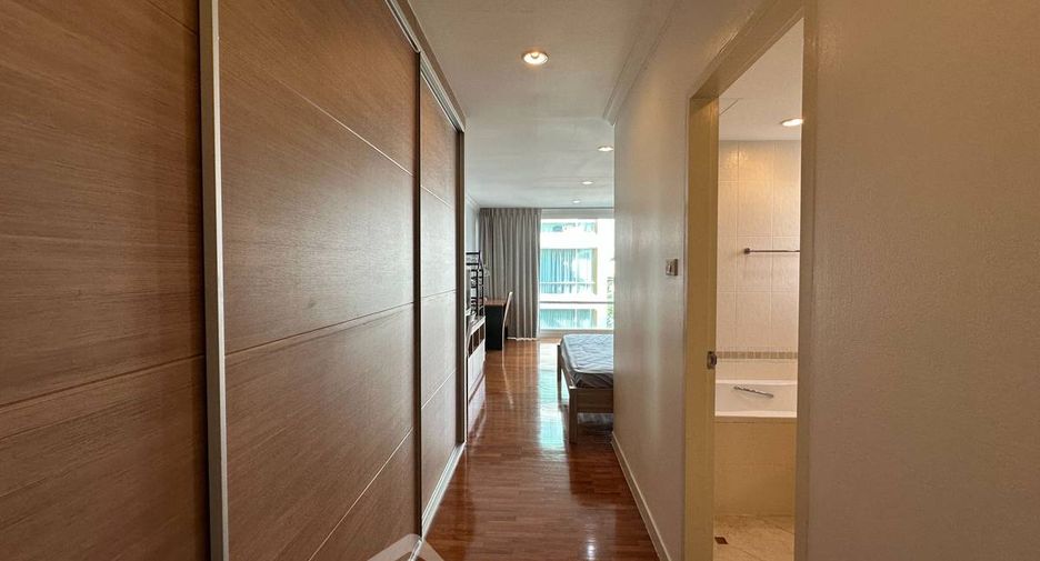 Condo en alquiler de 3 habitaciones en Khlong Toei, Bangkok