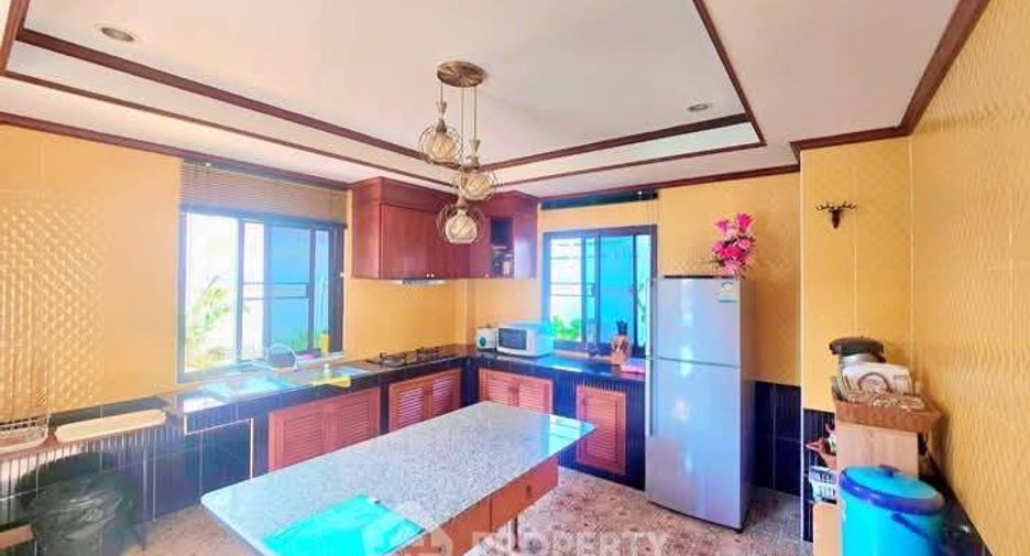 Villa en alquiler de 4 habitaciones en Huay Yai, Pattaya