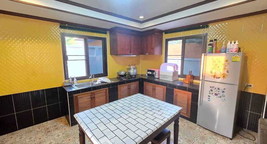 Haus zur Miete mit 4 Zimmer in Huay Yai, Pattaya