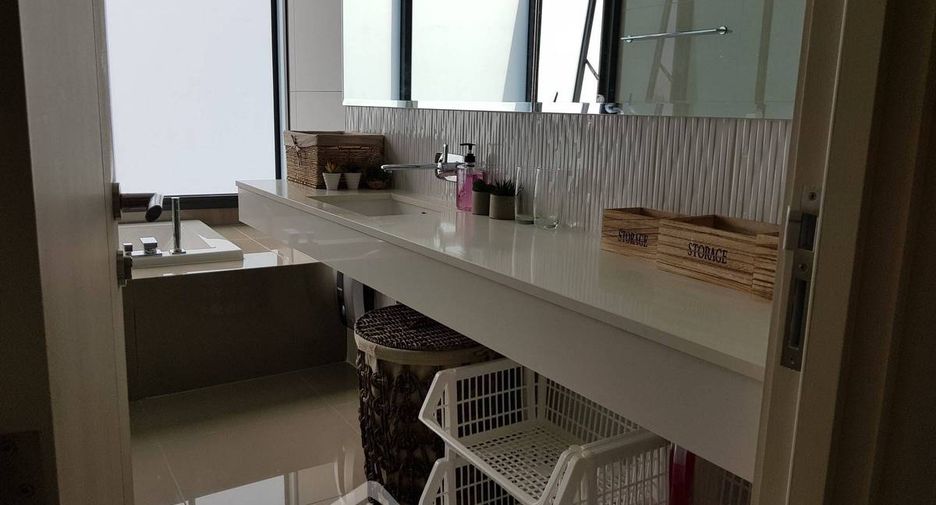 For rent 2 bedrooms condo in Khlong Toei, Bangkok
