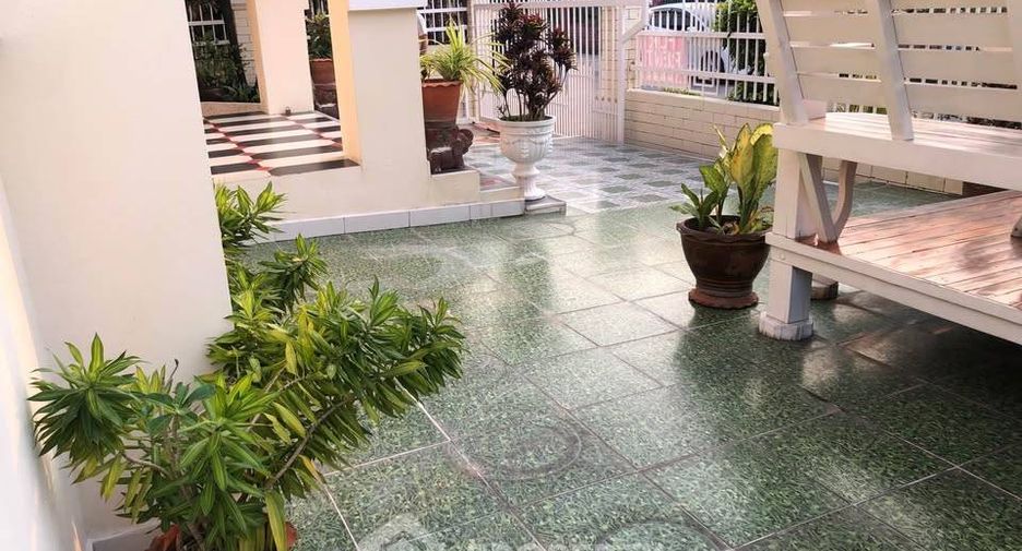 For rent 3 bedrooms house in East Pattaya, Pattaya