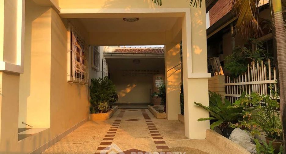 For rent 3 bedrooms house in East Pattaya, Pattaya