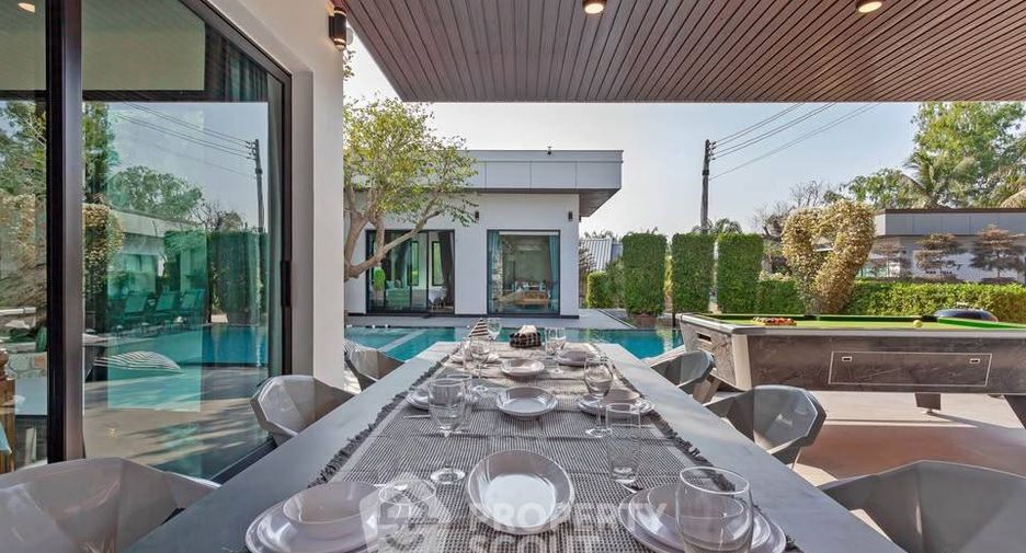 For rent 5 bedrooms house in Huay Yai, Pattaya