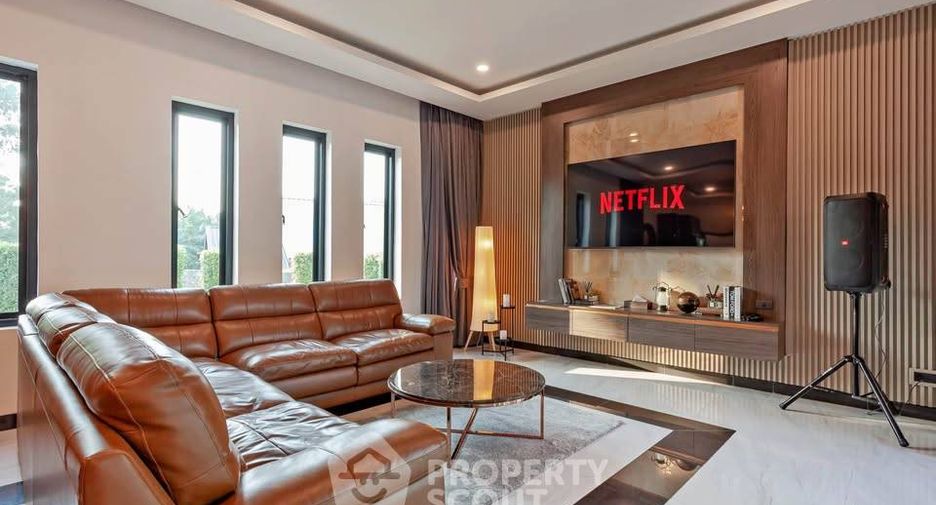 For rent 5 bedrooms house in Huay Yai, Pattaya