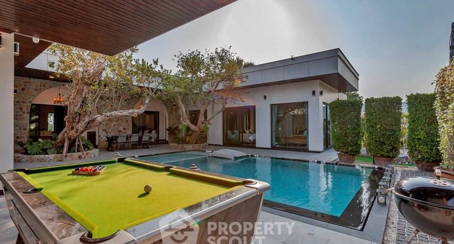 For rent 5 bedrooms house in Huay Yai, Pattaya
